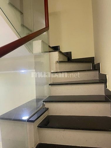 BÁn nhà Diện tích 4,6m x8m 5 TỶ NHỈNH - PHƯỜNG TÂN ĐỊNH QUẬN 1