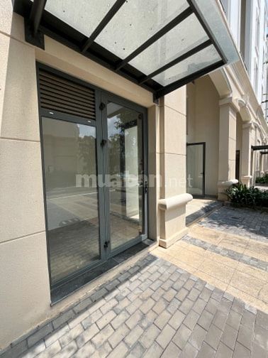 Cho thuê văn phòng mặt tiền Parc Villas Shophouse, trường SIS 93m2