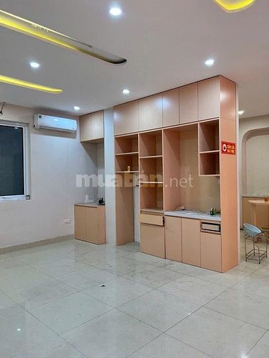 Cho thuê nhà mặt phố Đào Tấn, 52m2 x 4T, MT: 8m