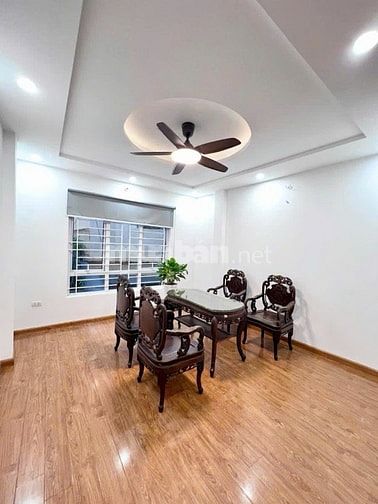 Bán nhà hiếm Lê Trọng Tấn 42m 10,9 tỷ ô tô vào nhà, khu vực trung tâm.