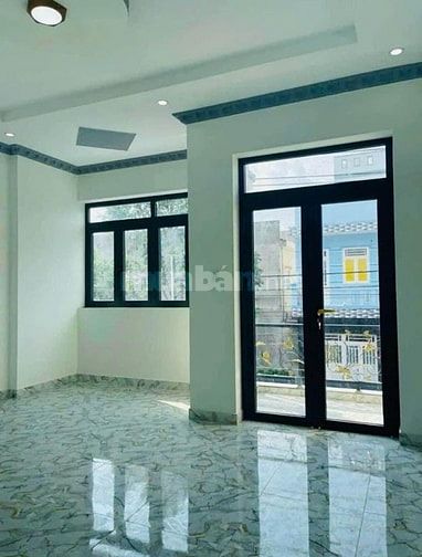 VỠ NỢ Bán gấp đất 2MT Song Hành và TH135, Hóc Môn được 110m2 SHR 730TR