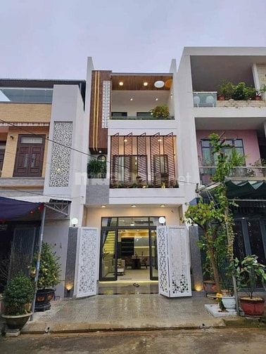 Bán gấp nhà Nguyễn Chí Thanh, p.12, Quận 5. Giá 3,69 tỷ/56m2, HXH rộng