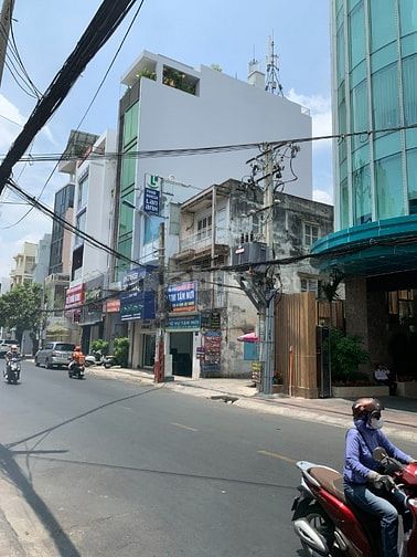 Cho thuê 3 Tầng Toà nhà Phú Nhuận, Huỳnh Văn Bánh, mới đẹp, thang máy