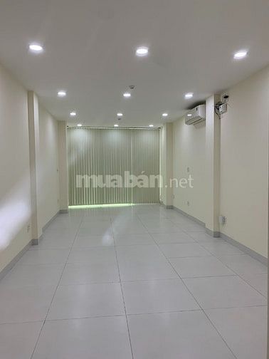Cho thuê 3 Tầng Toà nhà Phú Nhuận, Huỳnh Văn Bánh, mới đẹp, thang máy