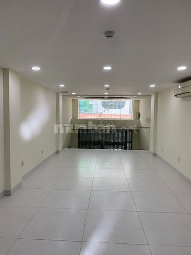 Cho thuê 3 Tầng Toà nhà Phú Nhuận, Huỳnh Văn Bánh, mới đẹp, thang máy