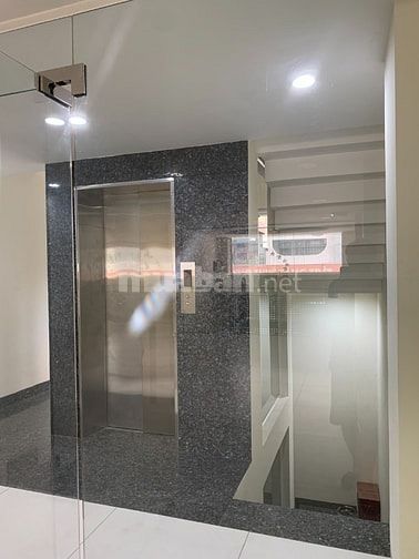 Cho thuê 3 Tầng Toà nhà Phú Nhuận, Huỳnh Văn Bánh, mới đẹp, thang máy