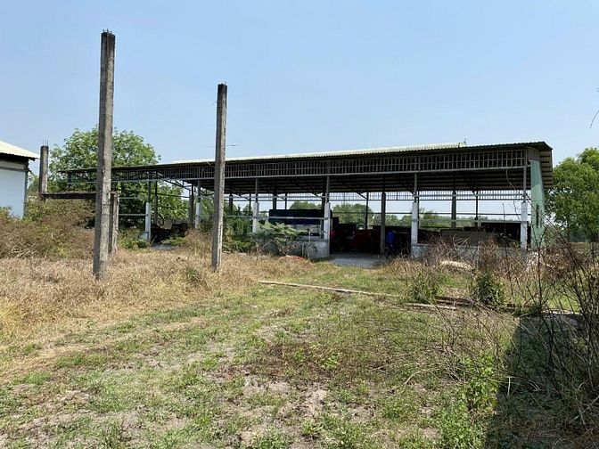 CHO THUÊ kho diện tích  khuôn viên 3000m2, kho 1000m2,