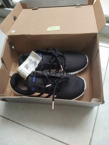 Giày Adidas nữ full box ( hàng gởi từ Mỹ )