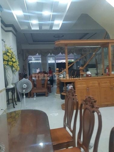 Bán nhà tên Lửa, Bình Tân tuyệt đẹp, 4 lầu ,
80m2,5PN chỉ 10 tỷ