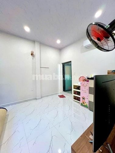 Sát Q1! 30m2! Bán nhà 3 tầng XVNT, P21. Hàng Xanh, Sở Thú.  