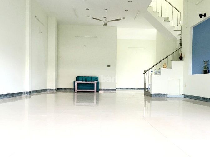 NHÀ MẶT TIỀN ĐƯỜNG LỚN CHO THUÊ 