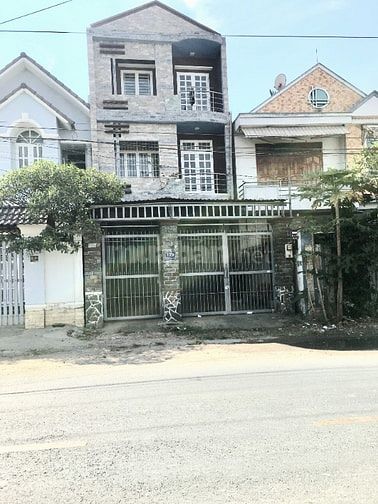 NHÀ MẶT TIỀN ĐƯỜNG LỚN CHO THUÊ 