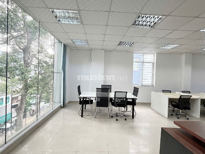 Cho thuê văn phòng sàn 110m2 view kính siêu hot khu vực Quận 3