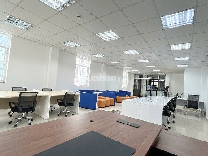 Cho thuê văn phòng sàn 110m2 view kính siêu hot khu vực Quận 3