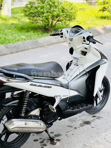 Honda Air Blade 110Fi Trắng Chính Chủ Biển HN ĐỜI CHÓT