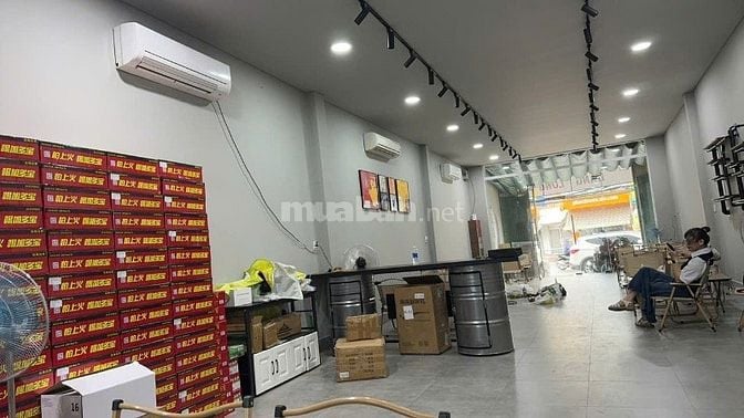 Nhà Trệt MT Phạm Hùng F10Q8 dt: 6m x 22m, nở hậu giá 16 tỷ