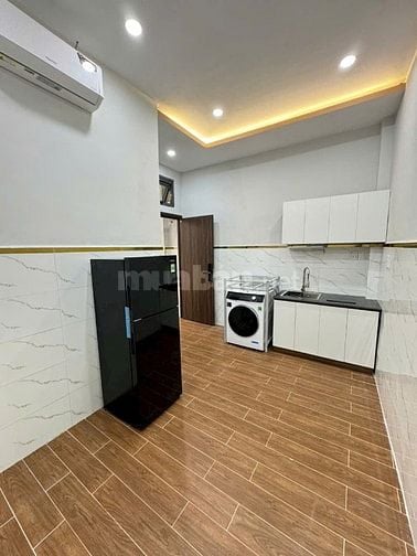 Bán căn hộ dịch vụ cao cấp đường Lạc Long Quân, Phường 3, Quận 11