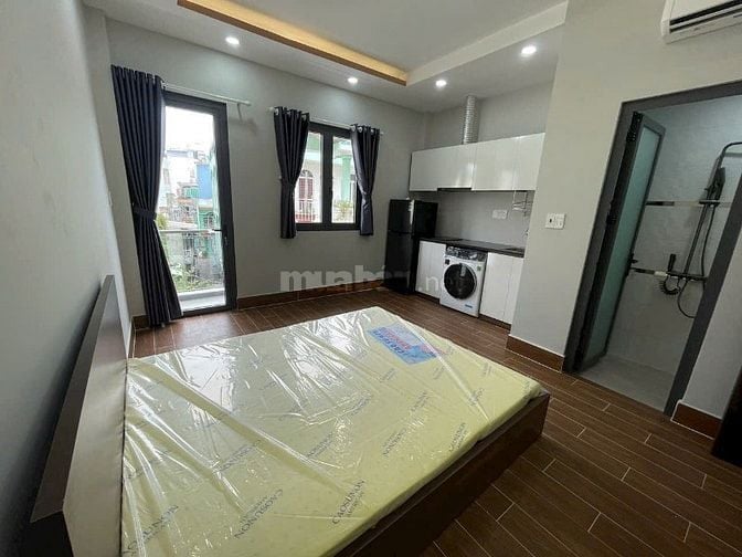 Bán căn hộ dịch vụ cao cấp đường Lạc Long Quân, Phường 3, Quận 11