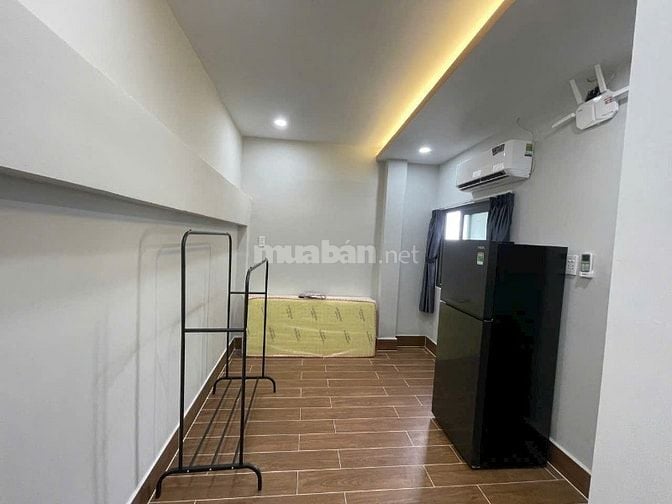 Bán căn hộ dịch vụ cao cấp đường Lạc Long Quân, Phường 3, Quận 11