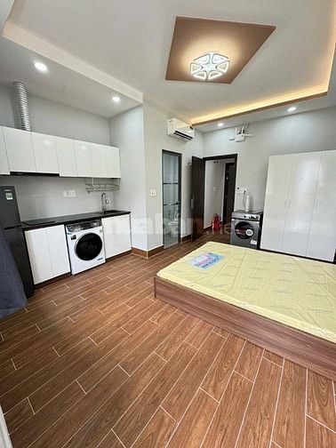 Bán căn hộ dịch vụ cao cấp đường Lạc Long Quân, Phường 3, Quận 11