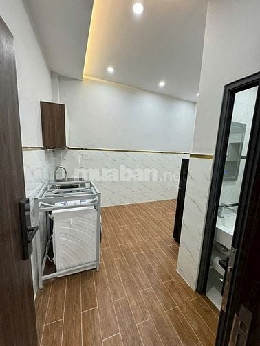 Bán căn hộ dịch vụ cao cấp đường Lạc Long Quân, Phường 3, Quận 11