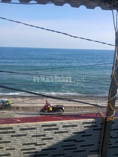 Chủ có tuổi muốn tim noi yen tỉnh nen bán nhà mat tiền bờ ke biển Phướ