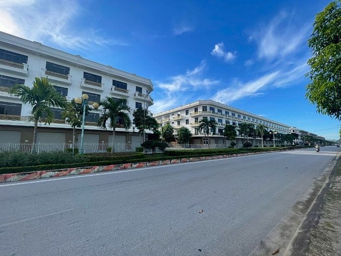 Bán nhà liền kề mặt đường đại lộ CSEDP TP Thanh Hóa, DT 90m2