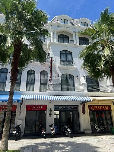 Cần Bán Căn Shophouse Grand World Vincom Phú Quốc 9 Tỷ 