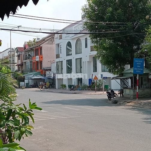 Cho thuê 303d  mặt đường Thân văn Nhiếp q2