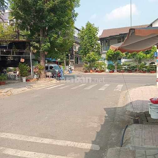Cho thuê 303d  mặt đường Thân văn Nhiếp q2