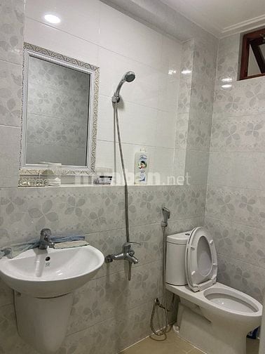 Bán nhà mặt tiền đường số KDC Sadeco 1 trệt 3 lầu 4 PN 5 Tolet giá