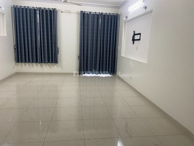 Bán nhà mặt tiền đường số KDC Sadeco 1 trệt 3 lầu 4 PN 5 Tolet giá