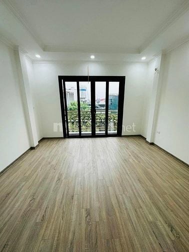 Oto 7 chỗ vào nhà 40m2*6T 10.8 tỷ ngõ 143 Nguyễn Chính-cạnh KĐT Ao Sào