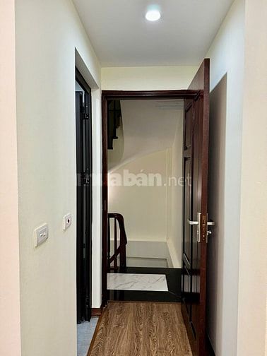 BÁN NHÀ 5 Tầng ngõ 98 Đàm Quang Trung, Long Biên, DT 30m2