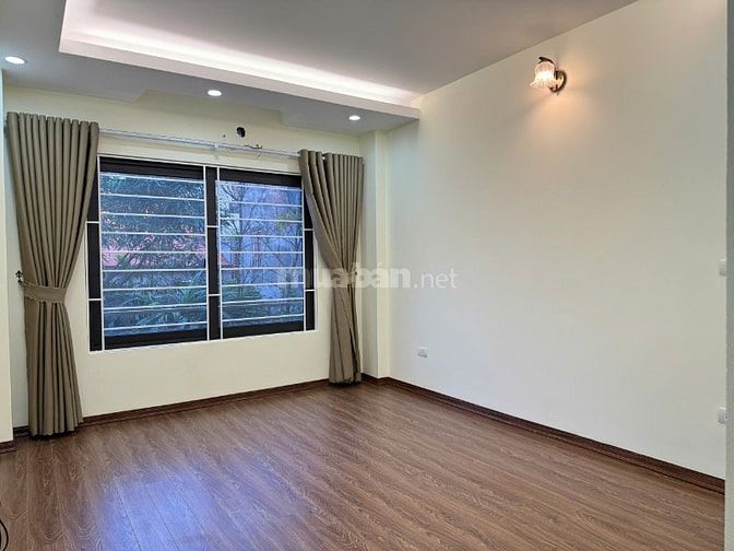 BÁN NHÀ 5 Tầng ngõ 98 Đàm Quang Trung, Long Biên, DT 30m2