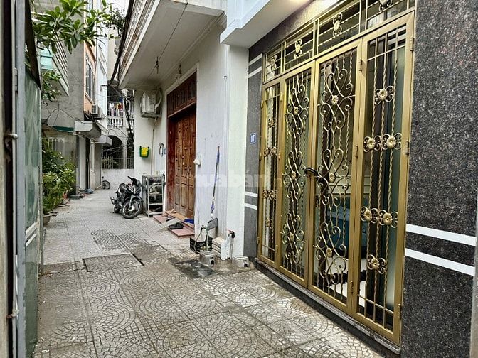 BÁN NHÀ 5 Tầng ngõ 98 Đàm Quang Trung, Long Biên, DT 30m2