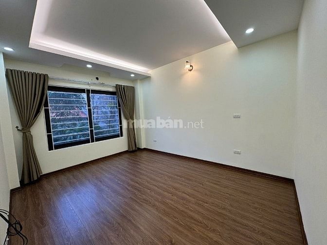 BÁN NHÀ 5 Tầng ngõ 98 Đàm Quang Trung, Long Biên, DT 30m2