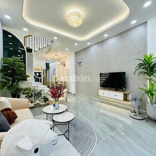 Về quê bán nhà 60m2,SHR,940 triệu,kha vạn cân,thủ đức,kế chợ thủ đức