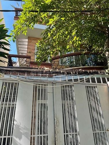 Nhà trong hẻm đường Phạm Văn Hai, P5, Tân Bình. DT: 98,4m2, 2 lầu