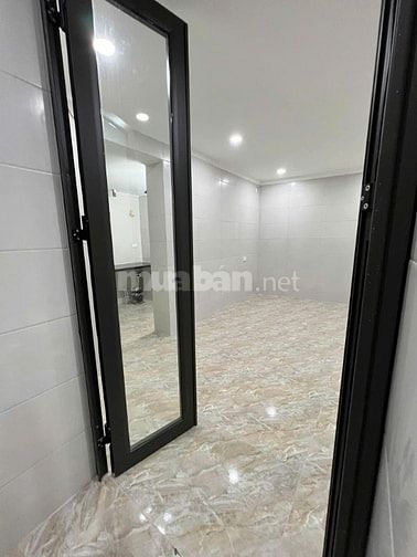 Bán căn hộ phố 8/3 Quỳnh Mai, Hai Bà Trưng - Hà Nội
