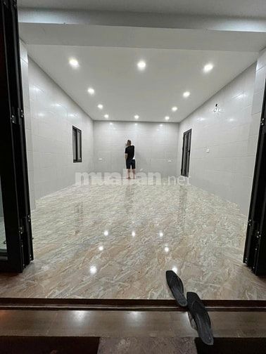 Bán căn hộ phố 8/3 Quỳnh Mai, Hai Bà Trưng - Hà Nội