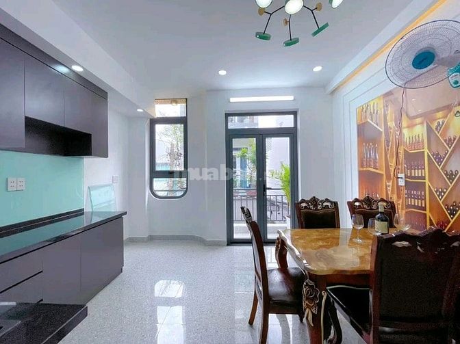 Chính chủ bán gấp nhà 68m2 Nguyễn Đình Chiểu, Q3. Gần Cvien Tao Đàn