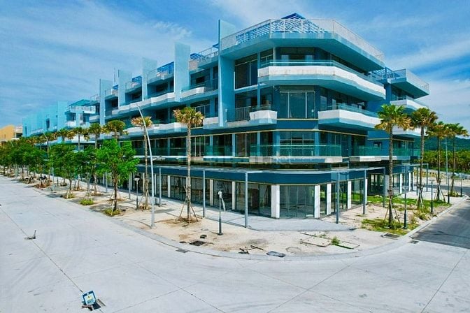 Cho thuê Shophouse 0đ mặt tiền đường xuống bãi biển 