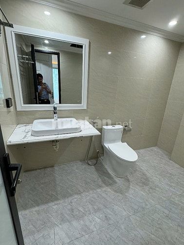 Chính chủ cho thuê căn hộ cc 2 ngủ 80m2