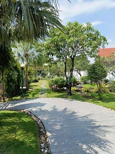 Bán Villa Long An cạnh Tphcm 3000m2, sân 
vườn,ao cá tuyệt đẹp chỉ 27