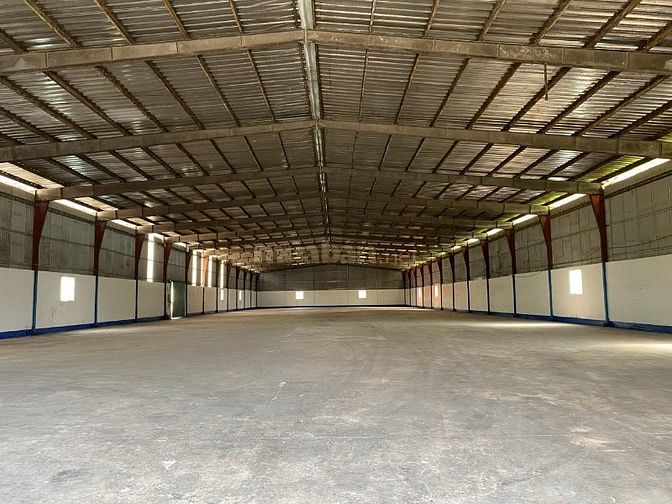 Cho thuê kho xưởng xã Tân An,Long An, dt : 2.300m2, giá :35k/m2-45k/m2