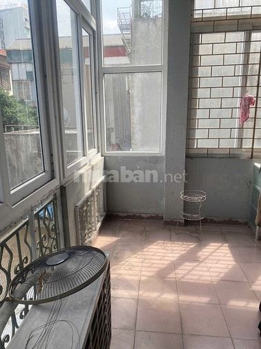 Cho thuê nhà 80m2 2 tầng ở mặt ngõ Định Công Hạ oto đỗ cửa 8tr/1 tháng