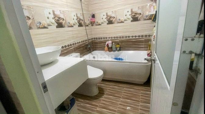 Nhà 4tấm 5PN 6WC đường Khuông Việt, Phú Trung, Tân Phú giáp Quận 11