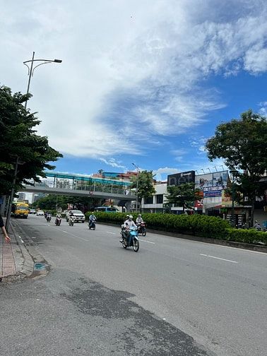 A Hưng Nhờ Bán Giúp Mảnh Đất Tặng Nhà Mặt Phố Nguyễn Văn Cừ Kinh Doanh