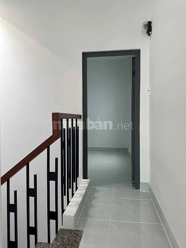 Bán nhà hẻm xe hơi CMT8, P.13, Quận 10, DT: 3.8x12m, 2 lầu mới